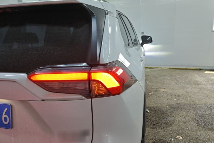 Used Toyota RAV4 2023 Dual-Engine 2.5L E-CVT Four-Wheel Drive Elite Plus Edition Exterior 3