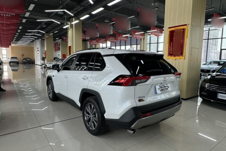 Used Toyota RAV4 2023 2.0L CVT Two-Wheel Drive 20th Anniversary Platinum Edition Exterior 3