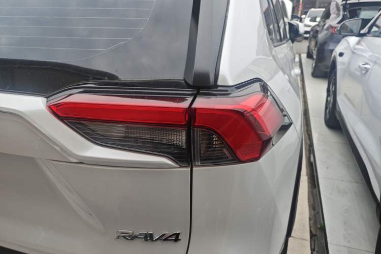 Used Toyota RAV4 2023 2.0L CVT Two-Wheel Drive Fashion Plus Edition Exterior 3