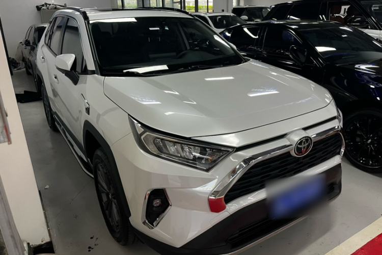 Used Toyota RAV4 2023 2.0L CVT Two-Wheel Drive Fashion Edition Exterior 3