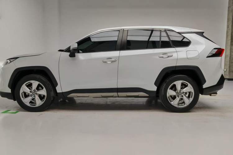 Used Toyota RAV4 2023 2.0L CVT Two-Wheel Drive Urban Edition Exterior 3