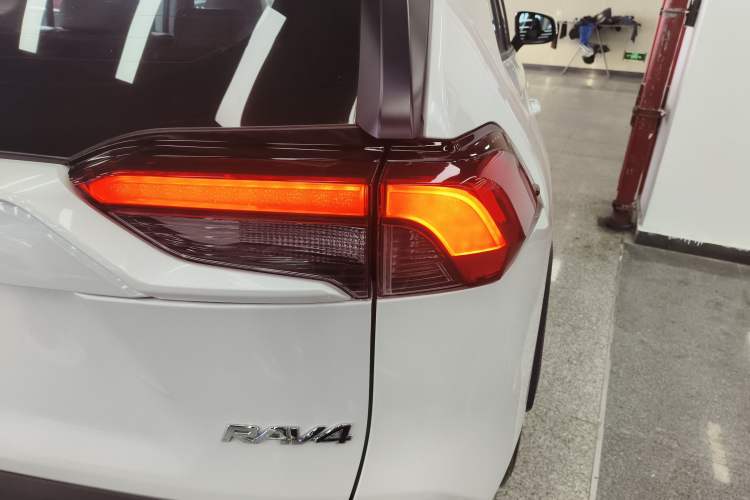 Used Toyota RAV4 2023 2.0L CVT Two-Wheel Drive Fashion Plus Edition Exterior 3