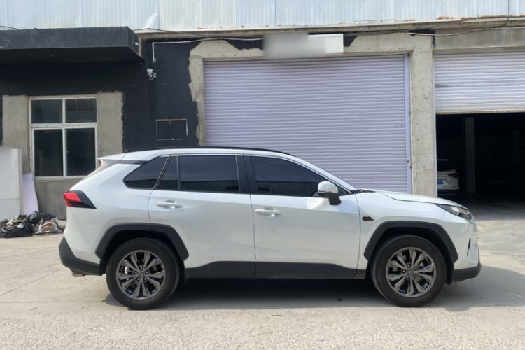 Used Toyota RAV4 2023 2.0L CVT Two-Wheel Drive 20th Anniversary Platinum Edition Exterior 3