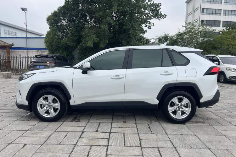 Used Toyota RAV4 2023 2.0L CVT Two-Wheel Drive Urban Edition Exterior 3