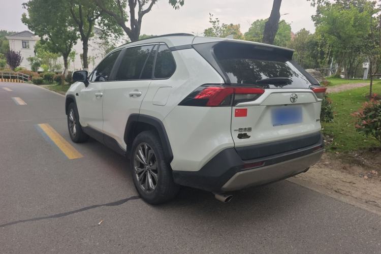 Used Toyota RAV4 2023 2.0L CVT Two-Wheel Drive 20th Anniversary Platinum Edition Exterior 3