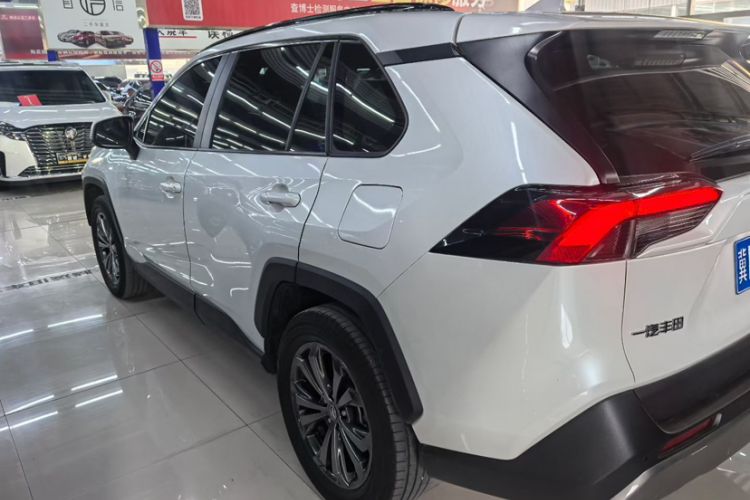 Used Toyota RAV4 2023 2.0L CVT Two-Wheel Drive Fashion Plus Edition Exterior 3