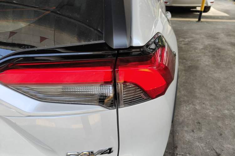 Used Toyota RAV4 2023 2.0L CVT Two-Wheel Drive Urban Edition Exterior 3