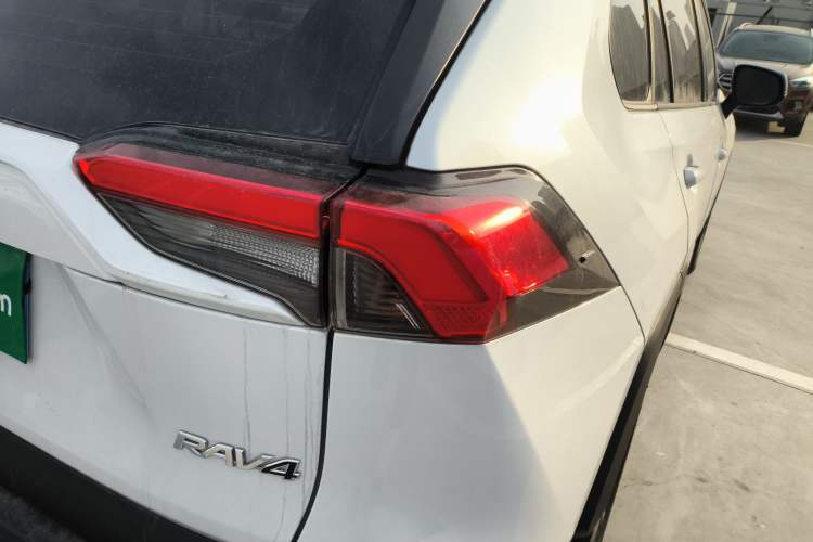 Used Toyota RAV4 2023 2.0L CVT Two-Wheel Drive Fashion Plus Edition Exterior 3