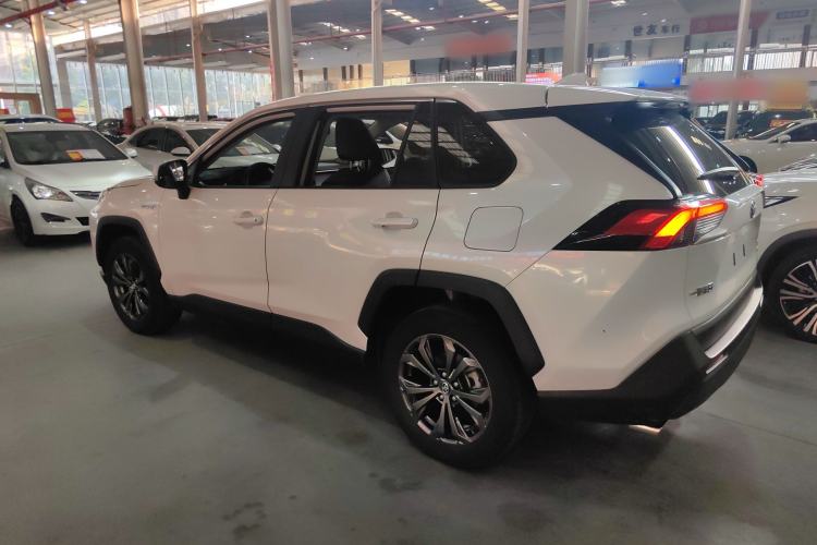 Used Toyota RAV4 2023 Dual-Motor 2.5L E-CVT Two-Wheel Drive Elite Edition Exterior 3