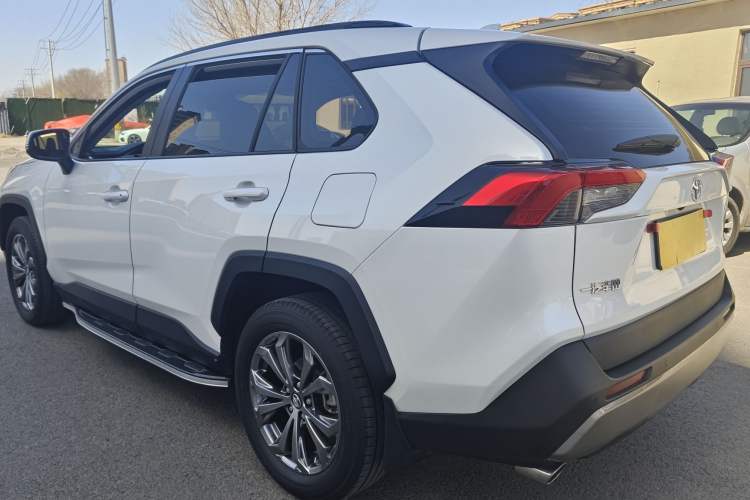 Used Toyota RAV4 2023 2.0L CVT Two-Wheel Drive Fashion Plus Edition Exterior 4