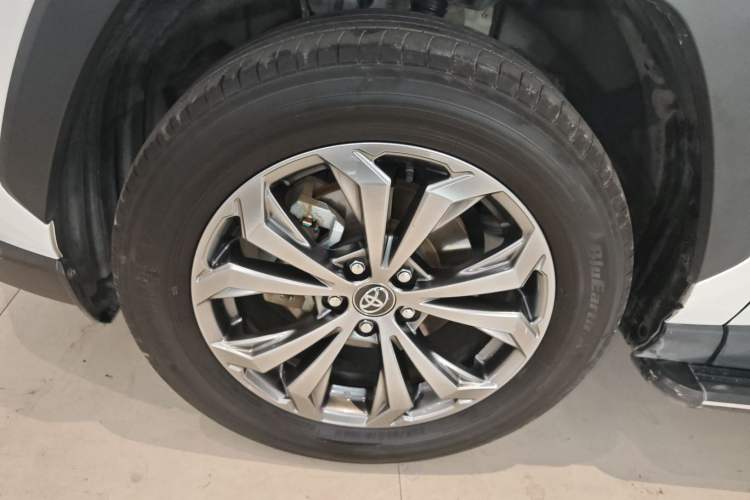 Used Toyota RAV4 2023 2.0L CVT Two-Wheel Drive Fashion Plus Edition Exterior 4