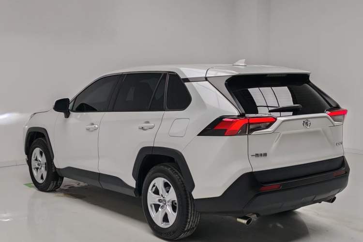 Used Toyota RAV4 2023 2.0L CVT Two-Wheel Drive Urban Edition Exterior 4