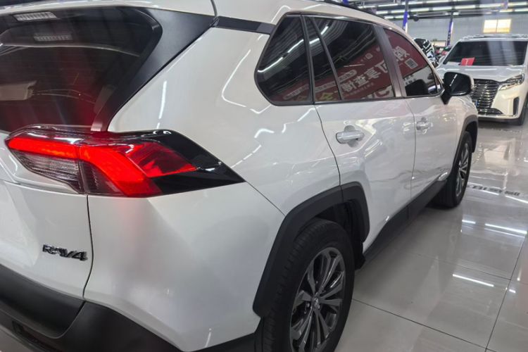 Used Toyota RAV4 2023 2.0L CVT Two-Wheel Drive Fashion Plus Edition Exterior 4