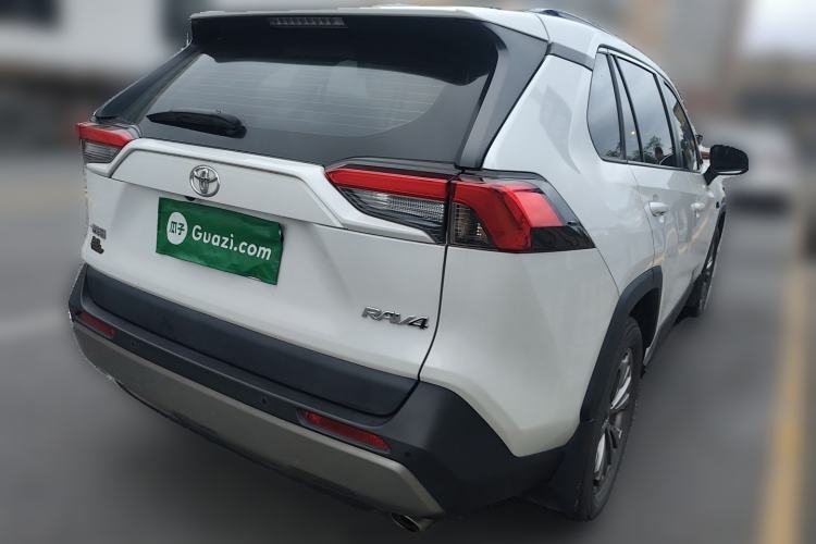 Used Toyota RAV4 2023 2.0L CVT Two-Wheel Drive 20th Anniversary Platinum Edition Exterior 5