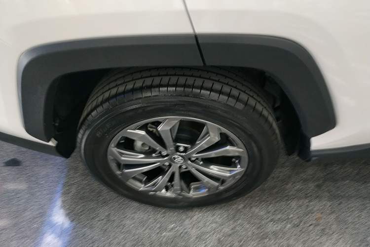 Used Toyota RAV4 2023 2.0L CVT Two-Wheel Drive Fashion Plus Edition Exterior 5
