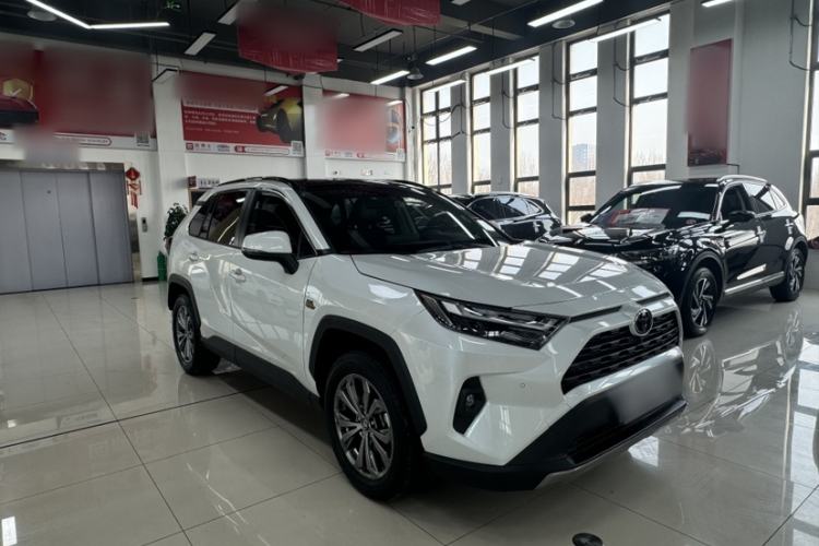 Used Toyota RAV4 2023 2.0L CVT Two-Wheel Drive 20th Anniversary Platinum Edition Exterior 5