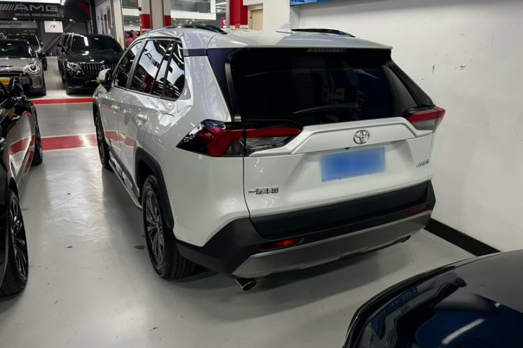 Used Toyota RAV4 2023 2.0L CVT Two-Wheel Drive Fashion Edition Exterior 5