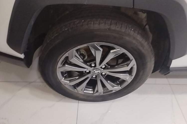 Used Toyota RAV4 2023 Dual-Motor 2.5L E-CVT Two-Wheel Drive Elite Edition Exterior 5