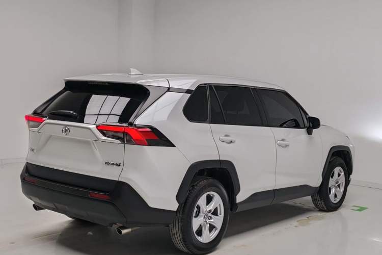 Used Toyota RAV4 2023 2.0L CVT Two-Wheel Drive Urban Edition Exterior 6