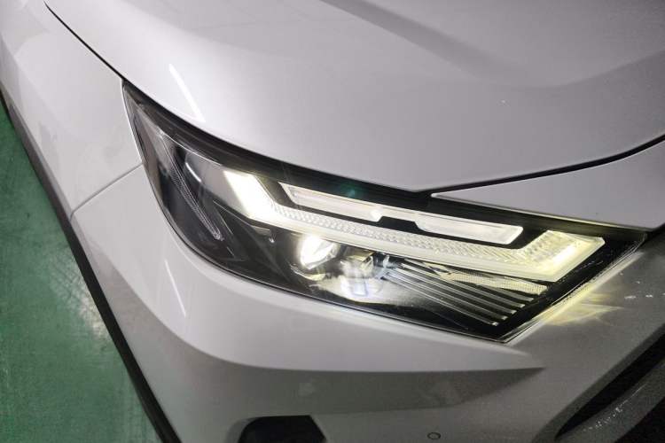 Used Toyota RAV4 2023 Dual-Engine 2.5L E-CVT Four-Wheel Drive Elite Plus Edition Exterior 6