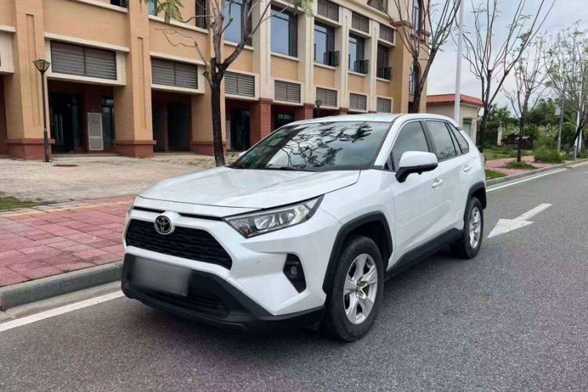 Used Toyota RAV4 2023 2.0L CVT Two-Wheel Drive Urban Edition Exterior 6
