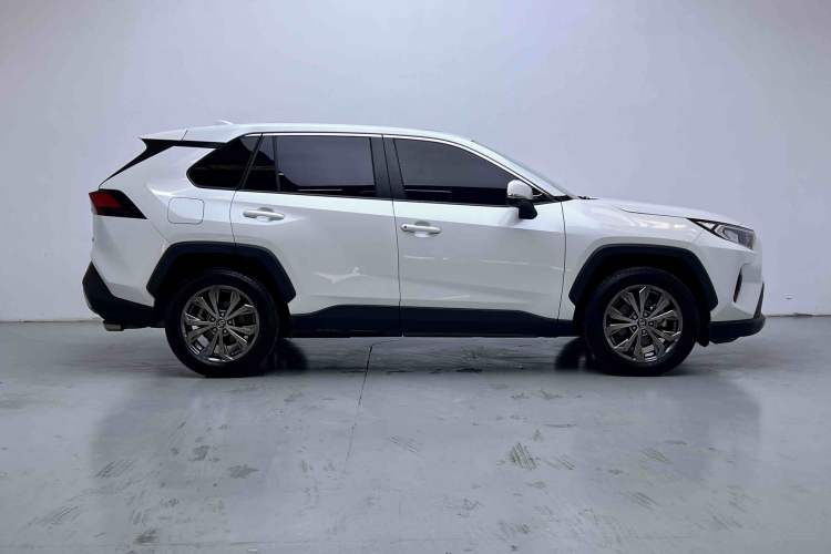 Used Toyota RAV4 2023 2.0L CVT Two-Wheel Drive Fashion Edition Exterior 8