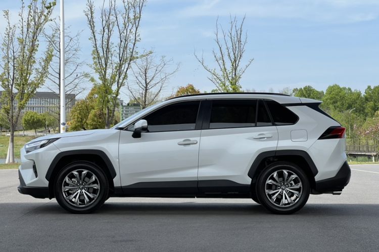 Used Toyota RAV4 2023 2.0L CVT Two-Wheel Drive Fashion Plus Edition Exterior 8