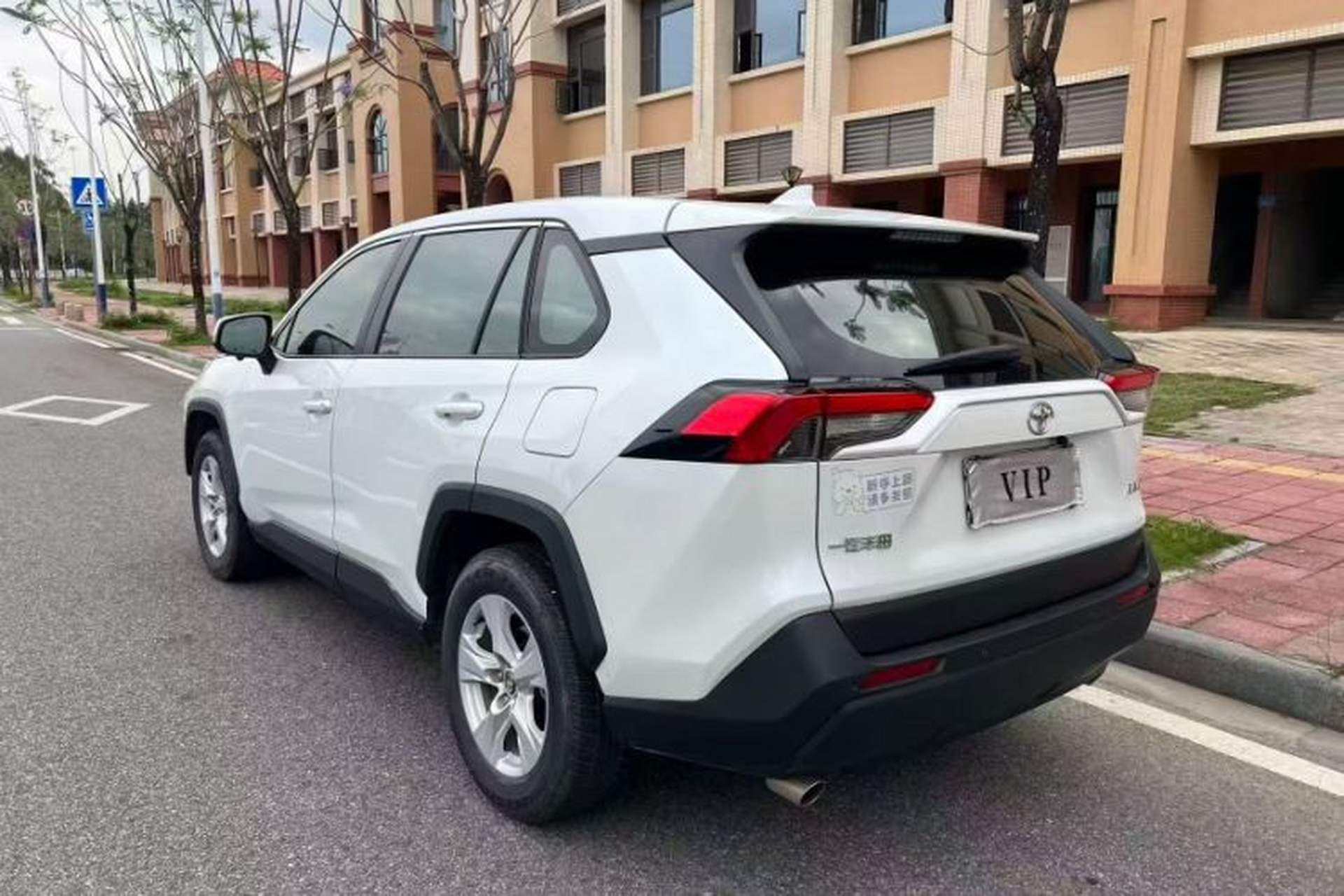 Used Toyota RAV4 2023 2.0L CVT Two-Wheel Drive Urban Edition Exterior 8