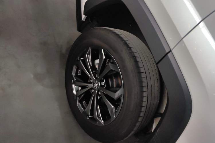 Used Toyota RAV4 2023 Dual-Motor 2.5L E-CVT Two-Wheel Drive Elite Edition Exterior 8