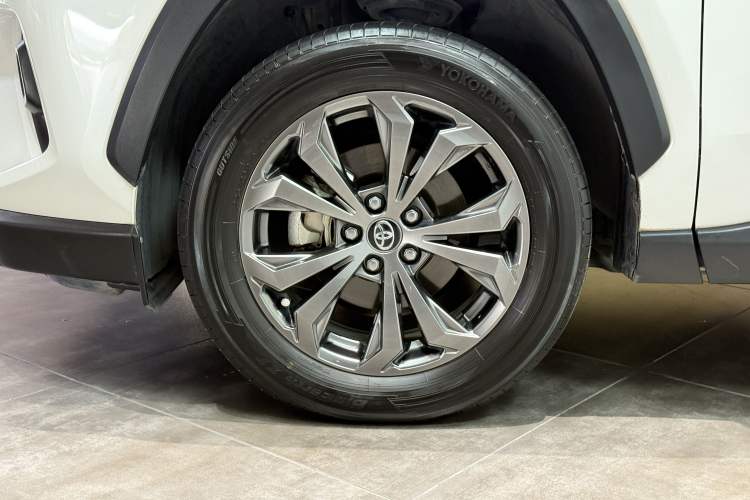 Used Toyota RAV4 2023 2.0L CVT Two-Wheel Drive Fashion Plus Edition Exterior 9