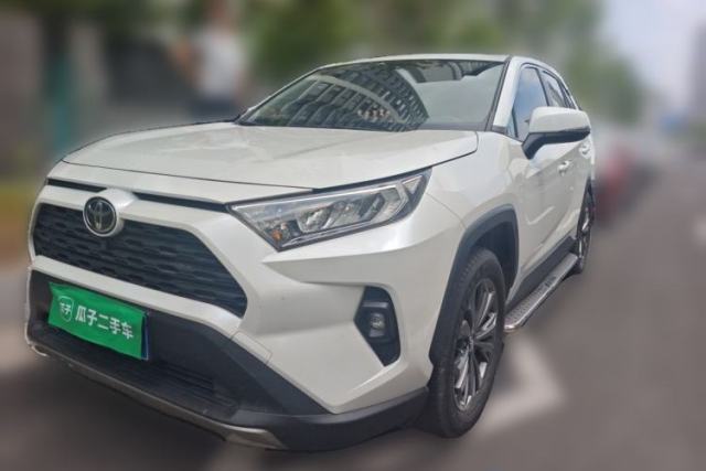Używany Toyota RAV4 2023 2.0L CVT Two-Wheel Drive Fashion Edition