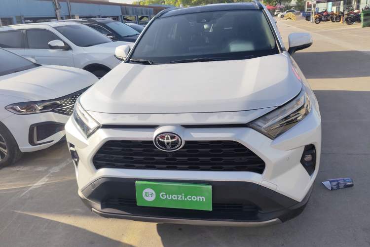 Used Toyota RAV4 2023 2.0L CVT Two-Wheel Drive 20th Anniversary Platinum Edition Front