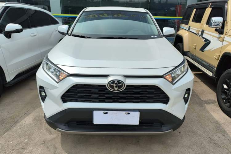 Used Toyota RAV4 2023 2.0L CVT Two-Wheel Drive Fashion Edition Front