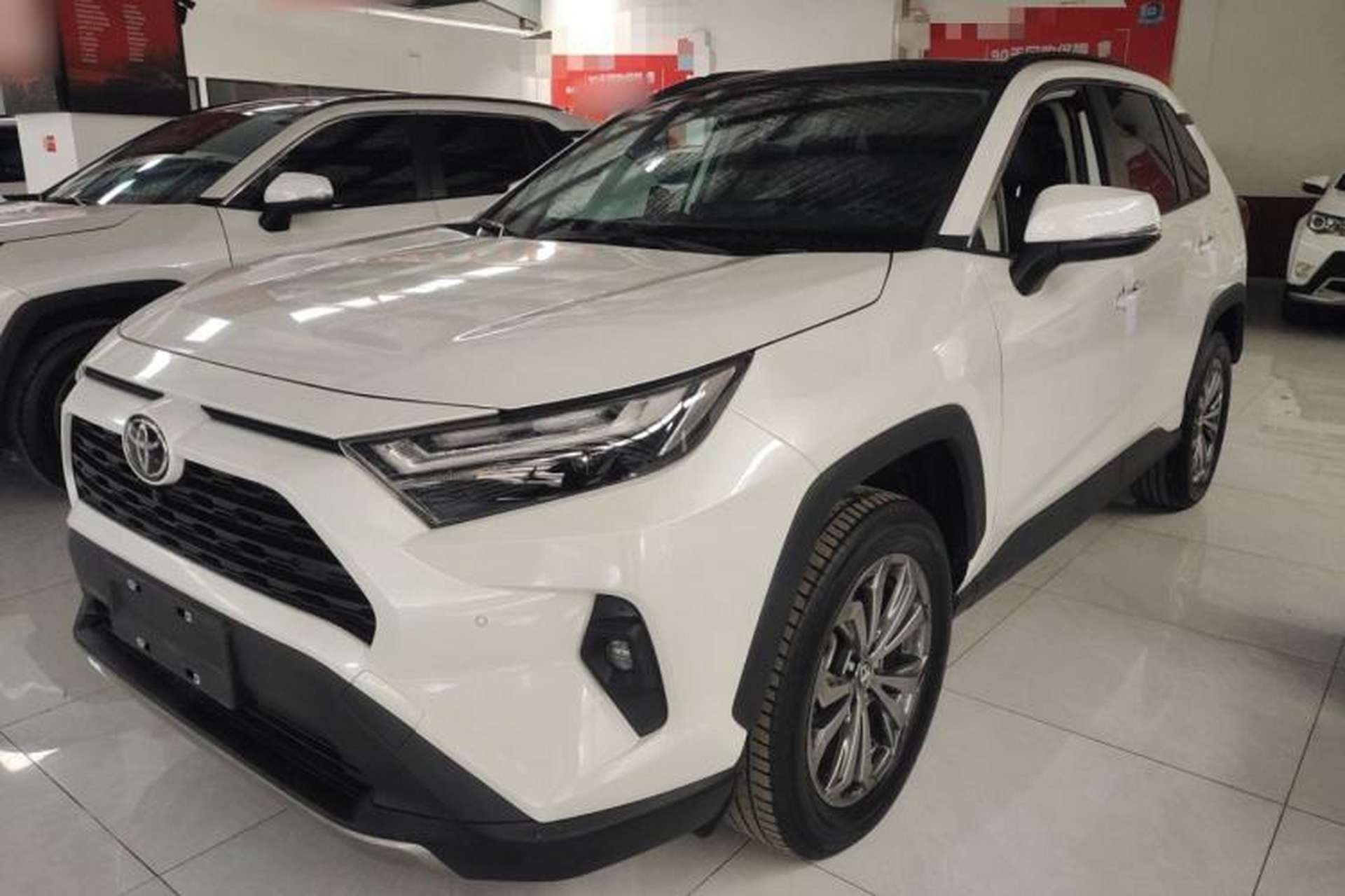 Used Toyota RAV4 2023 2.0L CVT Two-Wheel Drive Fashion Plus Edition Front Left 45 Deg