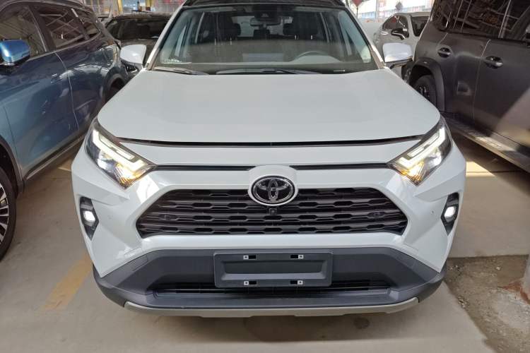Used Toyota RAV4 2023 2.0L CVT Two-Wheel Drive 20th Anniversary Platinum Edition Front