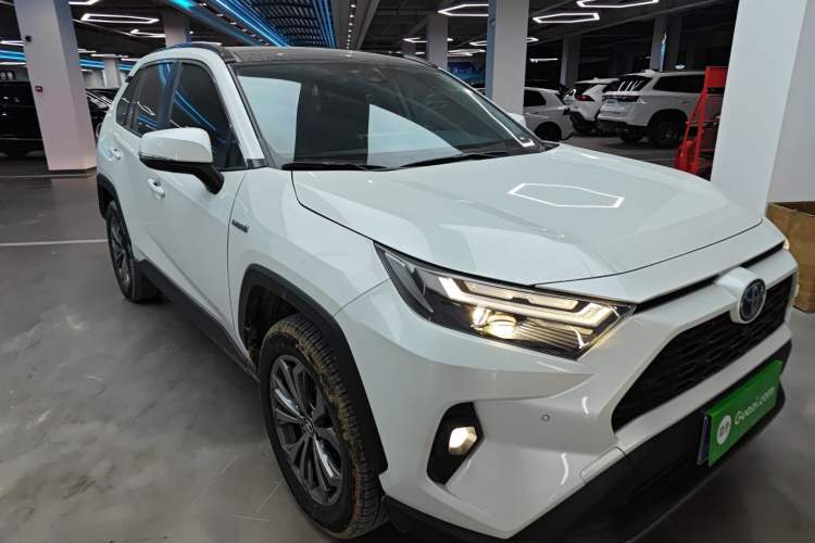 Used Toyota RAV4 2023 Dual-Engine 2.5L E-CVT Two-Wheel Drive Elite Plus Edition Front Right 45 Deg