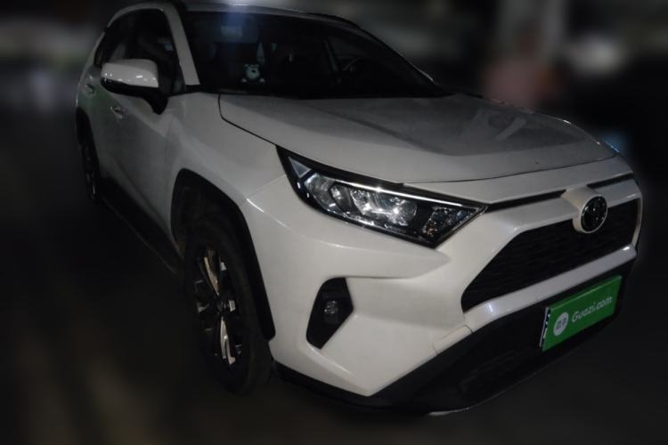 Used Toyota RAV4 2023 2.0L CVT Two-Wheel Drive Fashion Edition Front Right 45 Deg