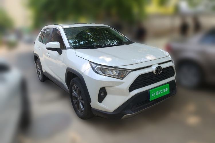 Used Toyota RAV4 2023 2.0L CVT Two-Wheel Drive Fashion Edition Front Right 45 Deg