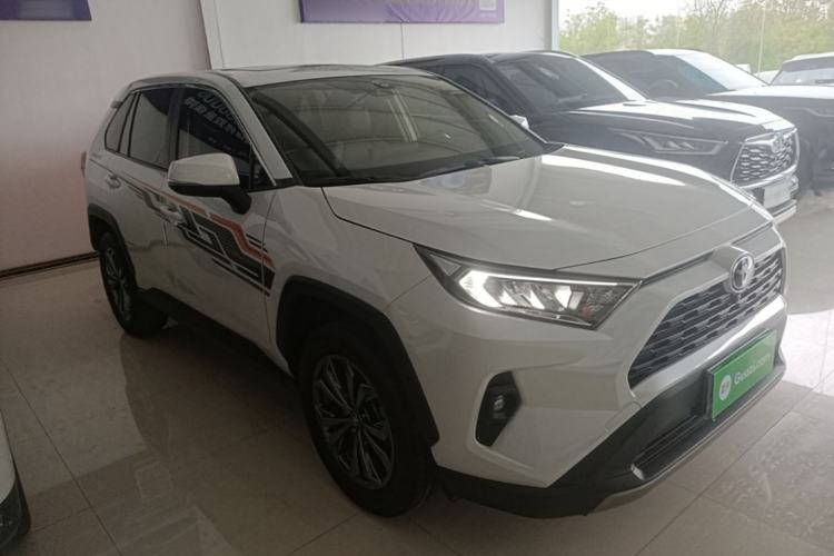 Used Toyota RAV4 2023 2.0L CVT Two-Wheel Drive Fashion Edition Front Right 45 Deg