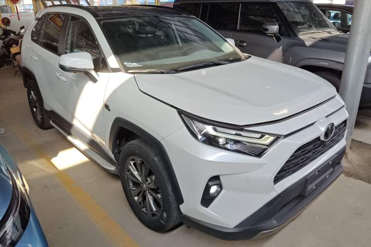 Used Toyota RAV4 2023 2.0L CVT Two-Wheel Drive 20th Anniversary Platinum Edition Front Right 45 Deg