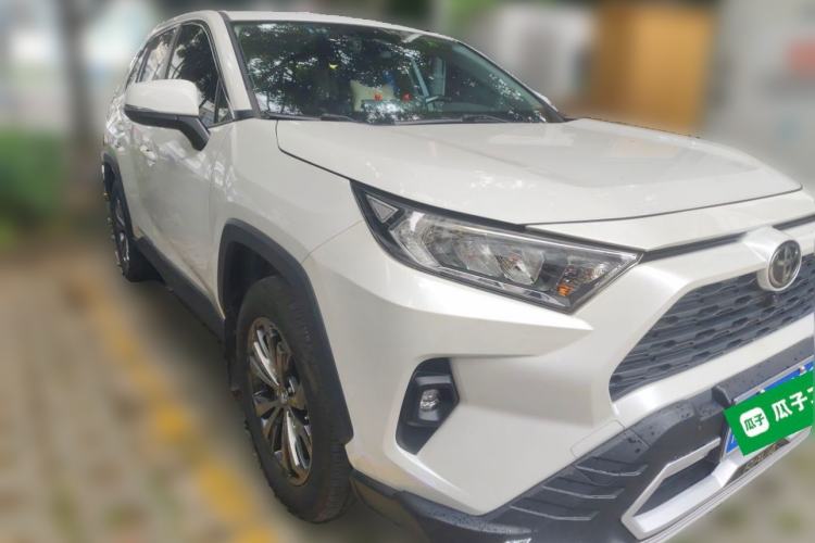 Used Toyota RAV4 2023 2.0L CVT Two-Wheel Drive Fashion Edition Front Right 45 Deg