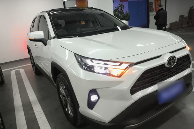 Used Toyota RAV4 2023 2.0L CVT Two-Wheel Drive Fashion Plus Edition Front Right 45 Deg