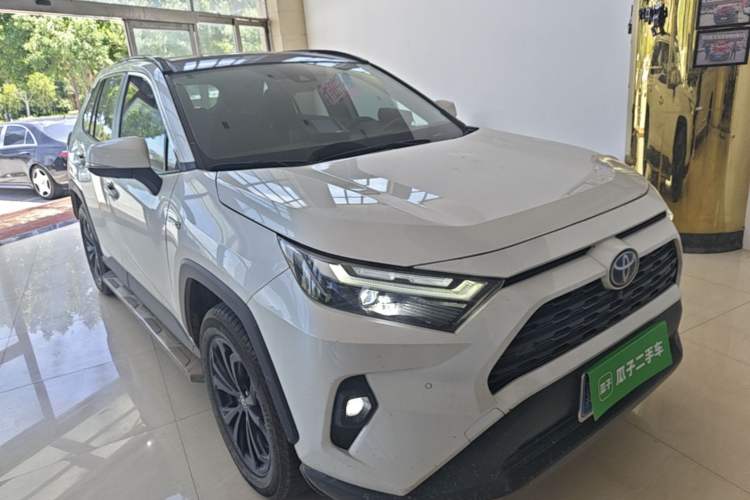 Used Toyota RAV4 2023 Dual-Engine 2.5L E-CVT Four-Wheel Drive Elite Plus Edition Front Right 45 Deg