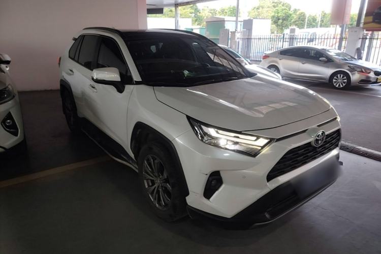 Used Toyota RAV4 2023 2.0L CVT Two-Wheel Drive Fashion Plus Edition Front Right 45 Deg