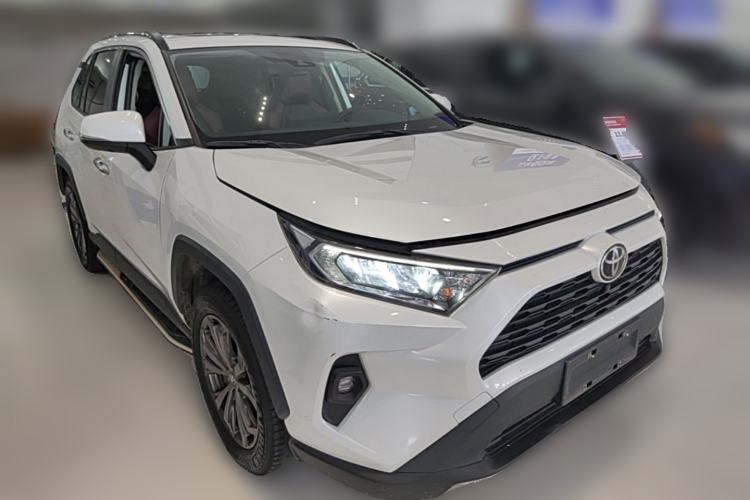 Used Toyota RAV4 2023 2.0L CVT Two-Wheel Drive Fashion Edition Front Right 45 Deg