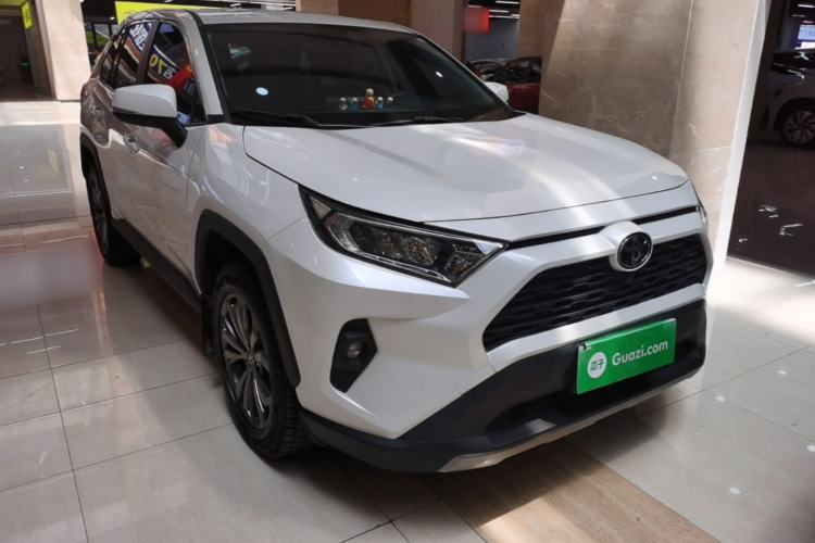 Used Toyota RAV4 2023 2.0L CVT Two-Wheel Drive Fashion Edition Front Right 45 Deg