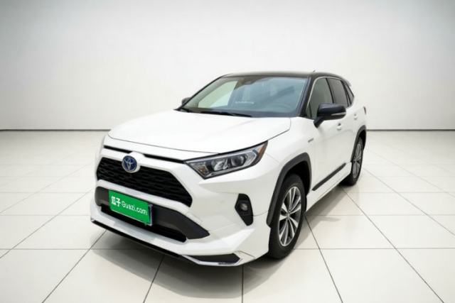Ojetý Toyota RAV4 2023 Dual-Motor 2.5L E-CVT Two-Wheel Drive Elite Edition