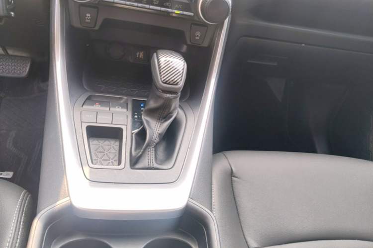 Used Toyota RAV4 2023 2.0L CVT Two-Wheel Drive Urban Edition Gear Lever