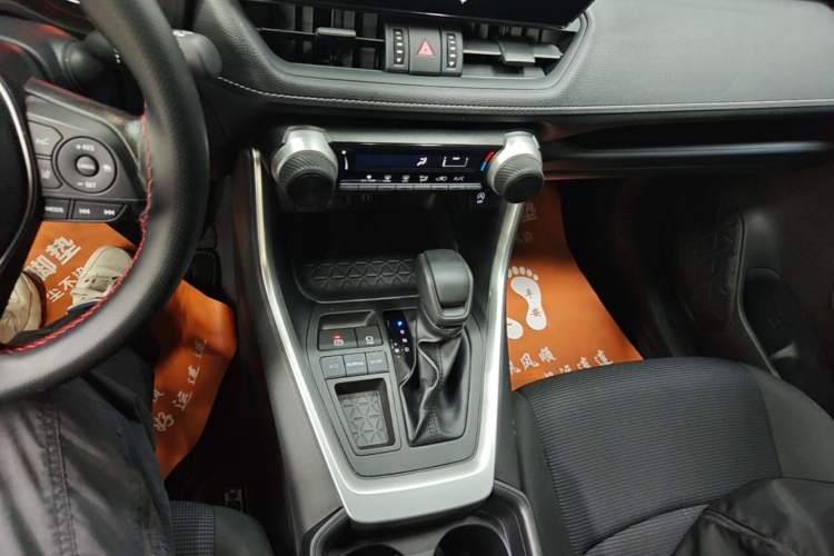 Used Toyota RAV4 2023 2.0L CVT Two-Wheel Drive Urban Edition Gear Lever