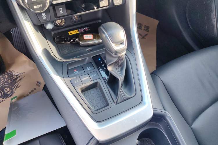 Used Toyota RAV4 2023 2.0L CVT Two-Wheel Drive 20th Anniversary Platinum Edition Gear Lever